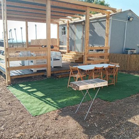 אצל דוד בכפר Apartment Kfar Gidon Exterior foto