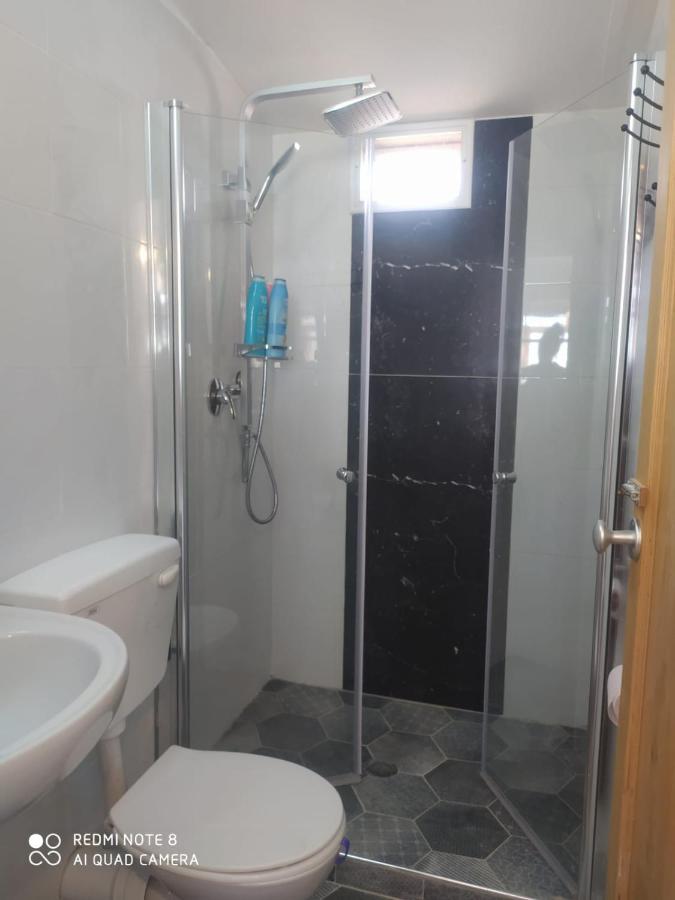 אצל דוד בכפר Apartment Kfar Gidon Exterior foto