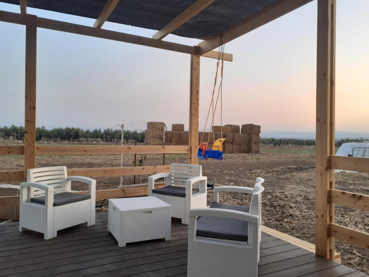 אצל דוד בכפר Apartment Kfar Gidon Exterior foto