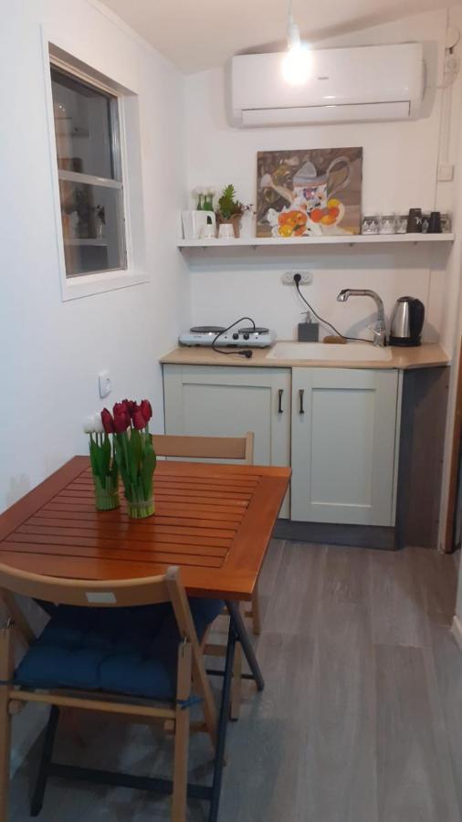 אצל דוד בכפר Apartment Kfar Gidon Exterior foto